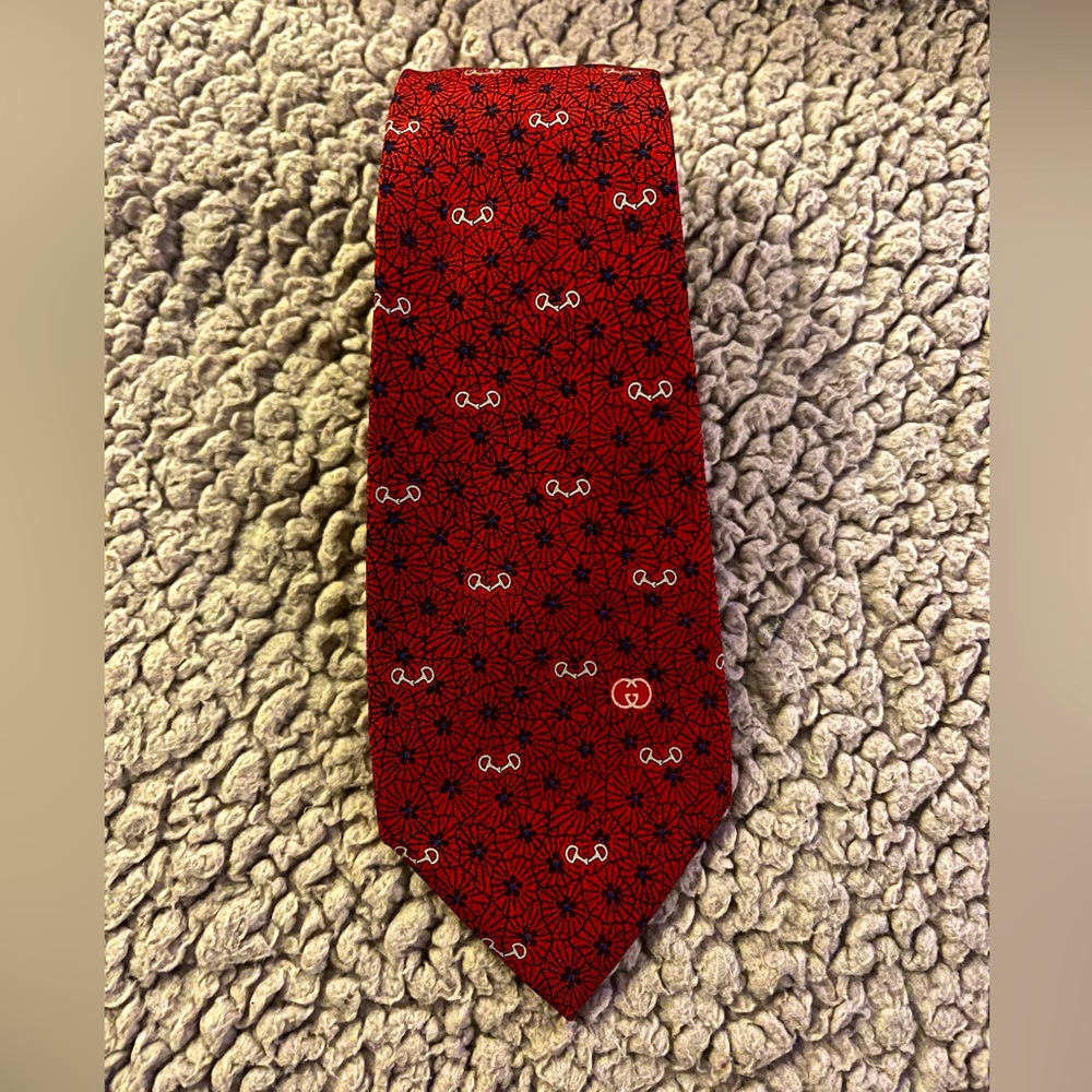 Gucci Red and Black Formal Silk Tie